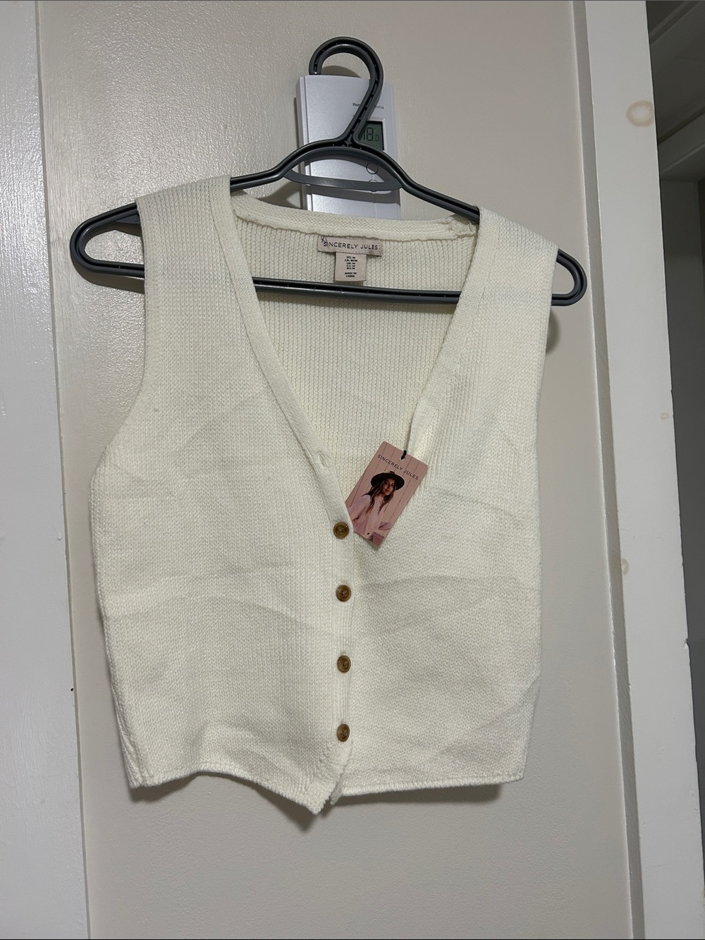 Sincerly Jules Ivory Knit Button-Front Crop Vest